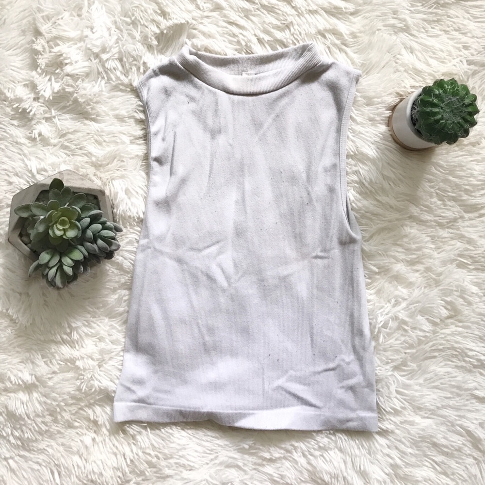 ✨Turtle-Neck Tank Top✨